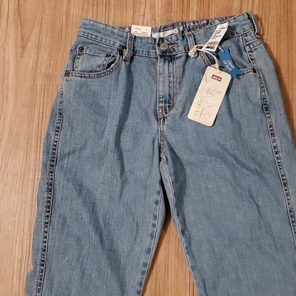 women's levi's classic capri jeans